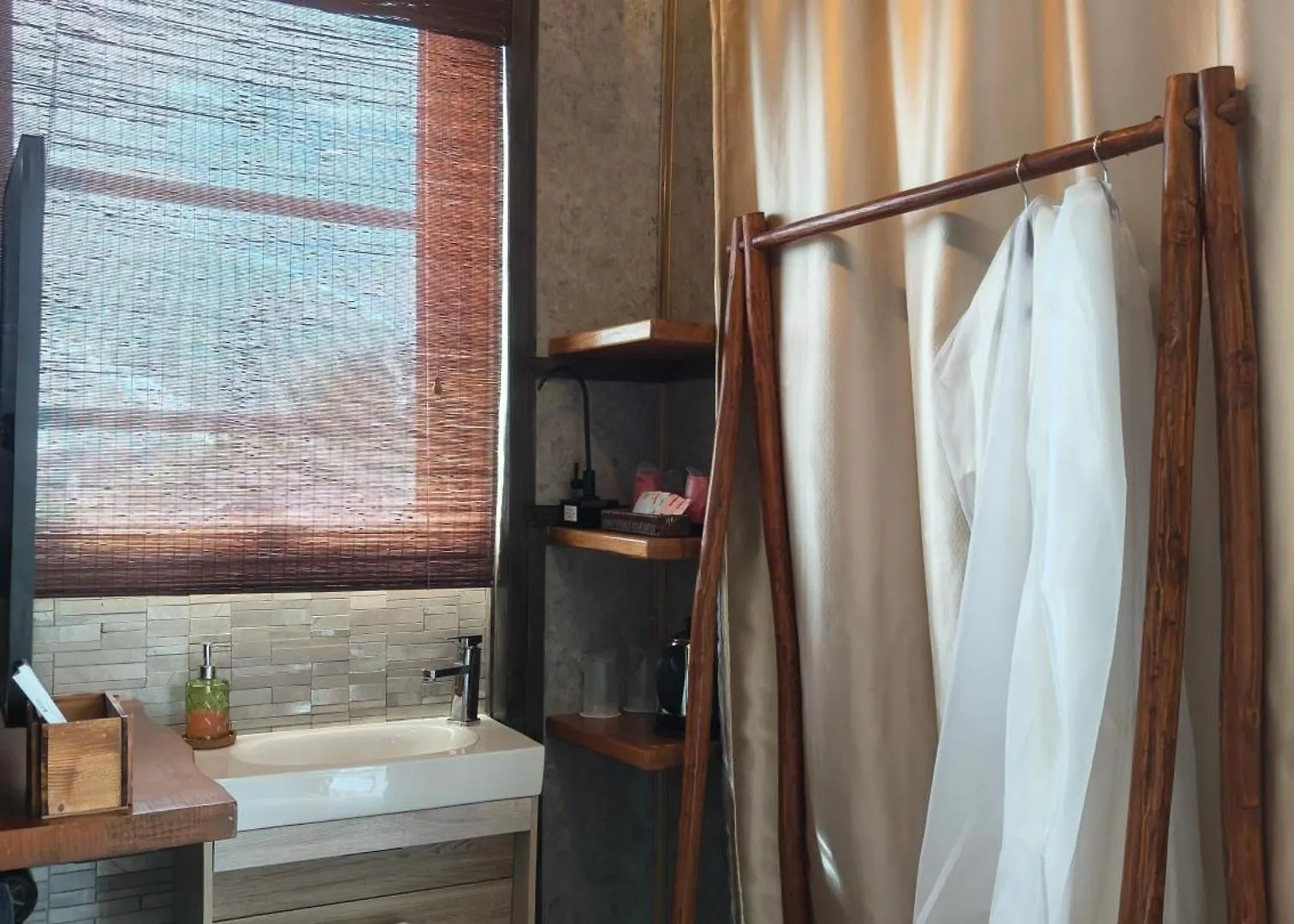 Shalom Suites Kota Kinabalu 0*,  Maleisië
